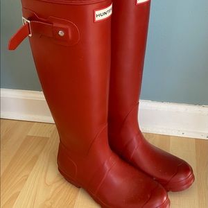SOLD//Like new hunter boots